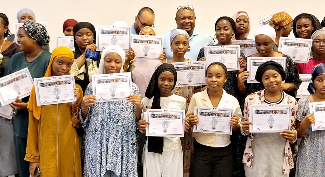 remise des diplômes aux élèves pairs