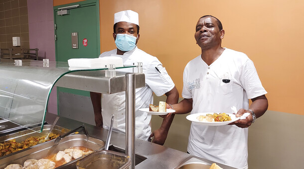 cuisiniers de la cantine de l'internat