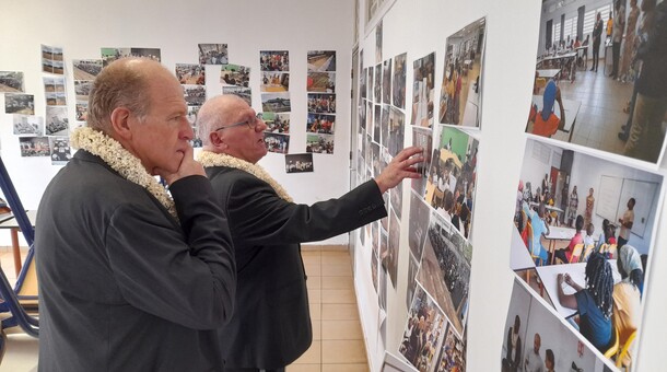 Expo dans le hall du collège