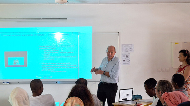 la salle de formation avec les professeurs et les formateurs