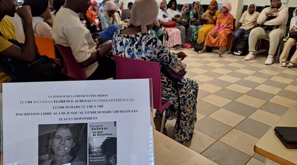 Des élèves de Bamana en visio-conférence avec Florence Aubenas