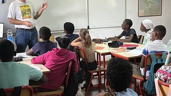 Laurent Canavate parle aux élèves